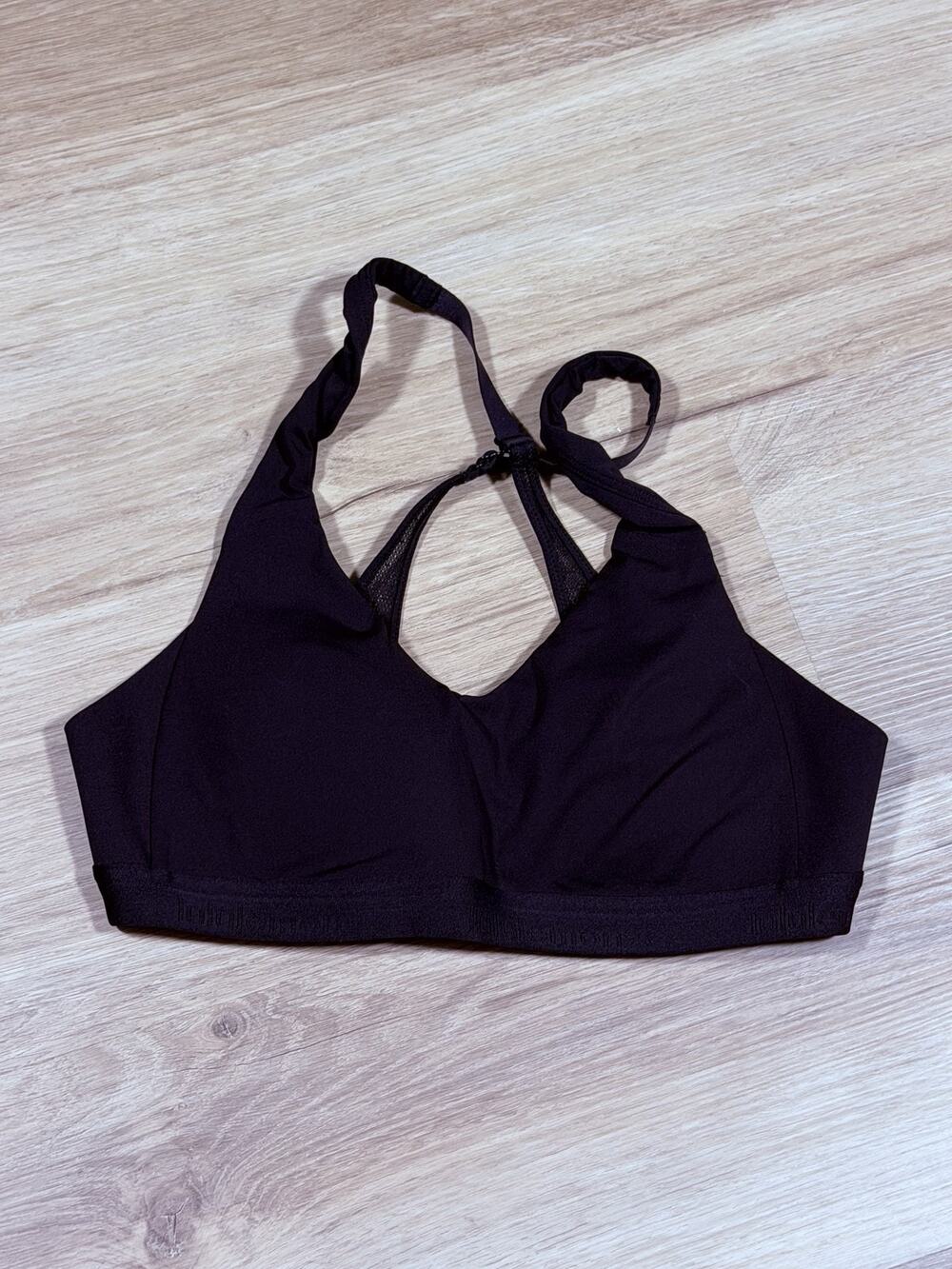 Lululemon Fine Form Bra 32A Black Medium Support Adjustable Hook Back Womens